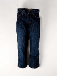 TEN  
 
 
             
     blue stone used  


Fraaie dark stone jeans, rechte pijp, ritssluiting, 2-kleurig stiksel. Mooie no-nonsense jeans met een excellente prijs product verhouding. 